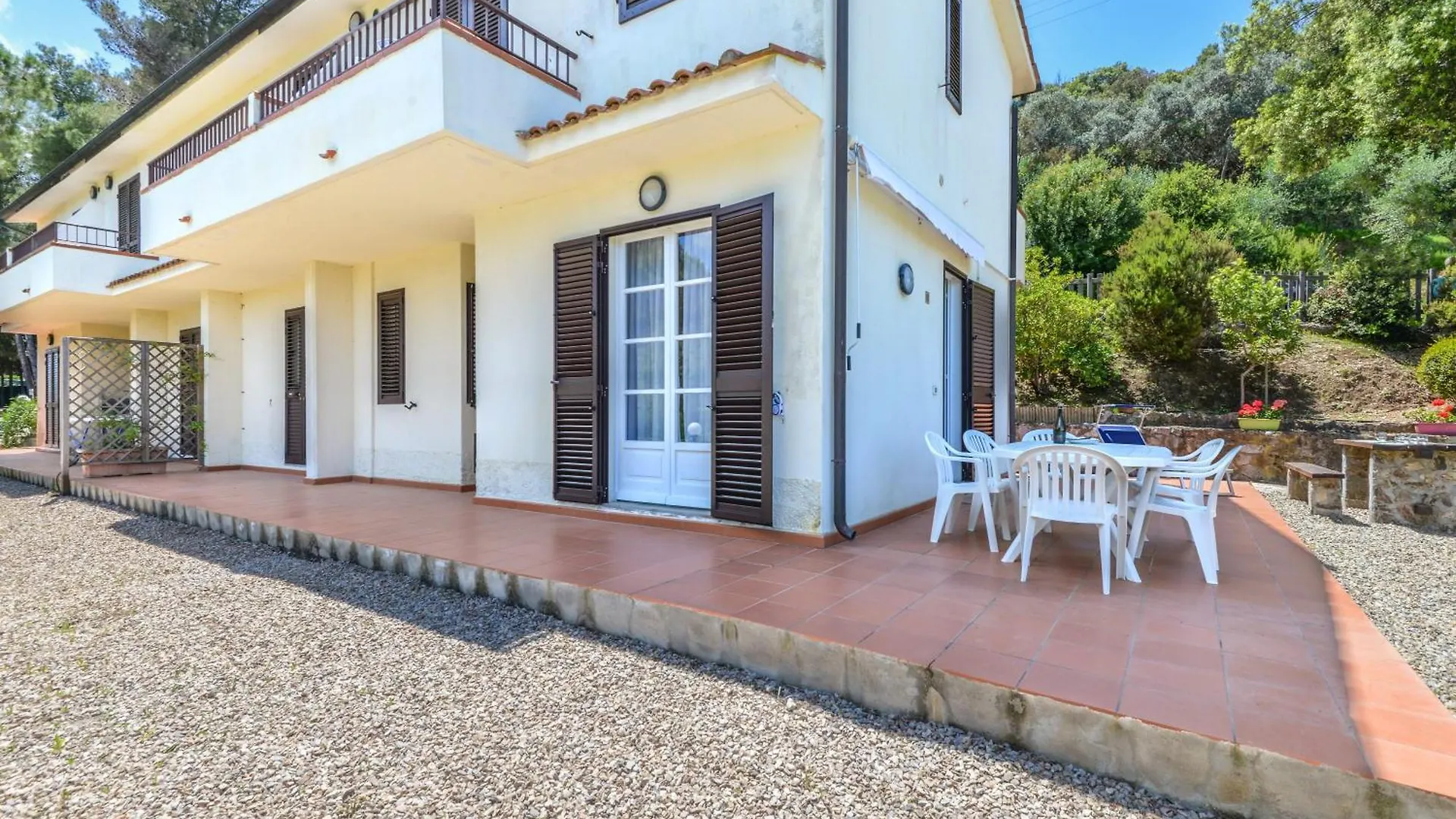 Residence Le Mimose Procchio  Italy