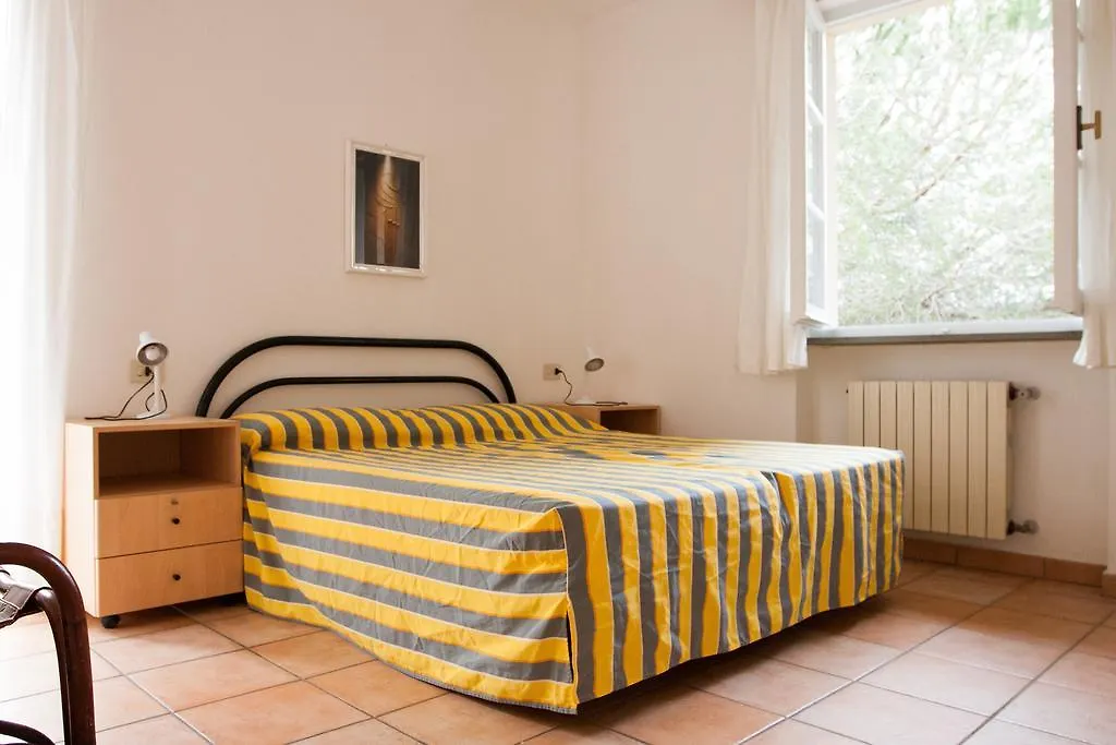 Residence Le Mimose Procchio  Italy